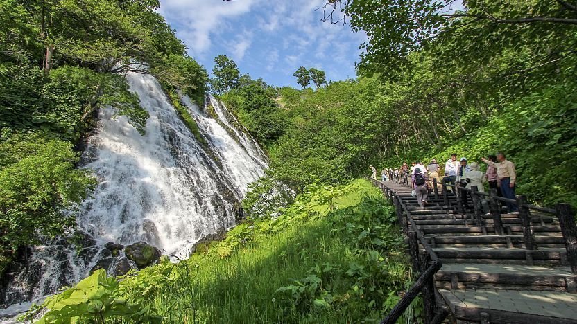 🌊 오신코신 폭포 (オシンコシンの滝)